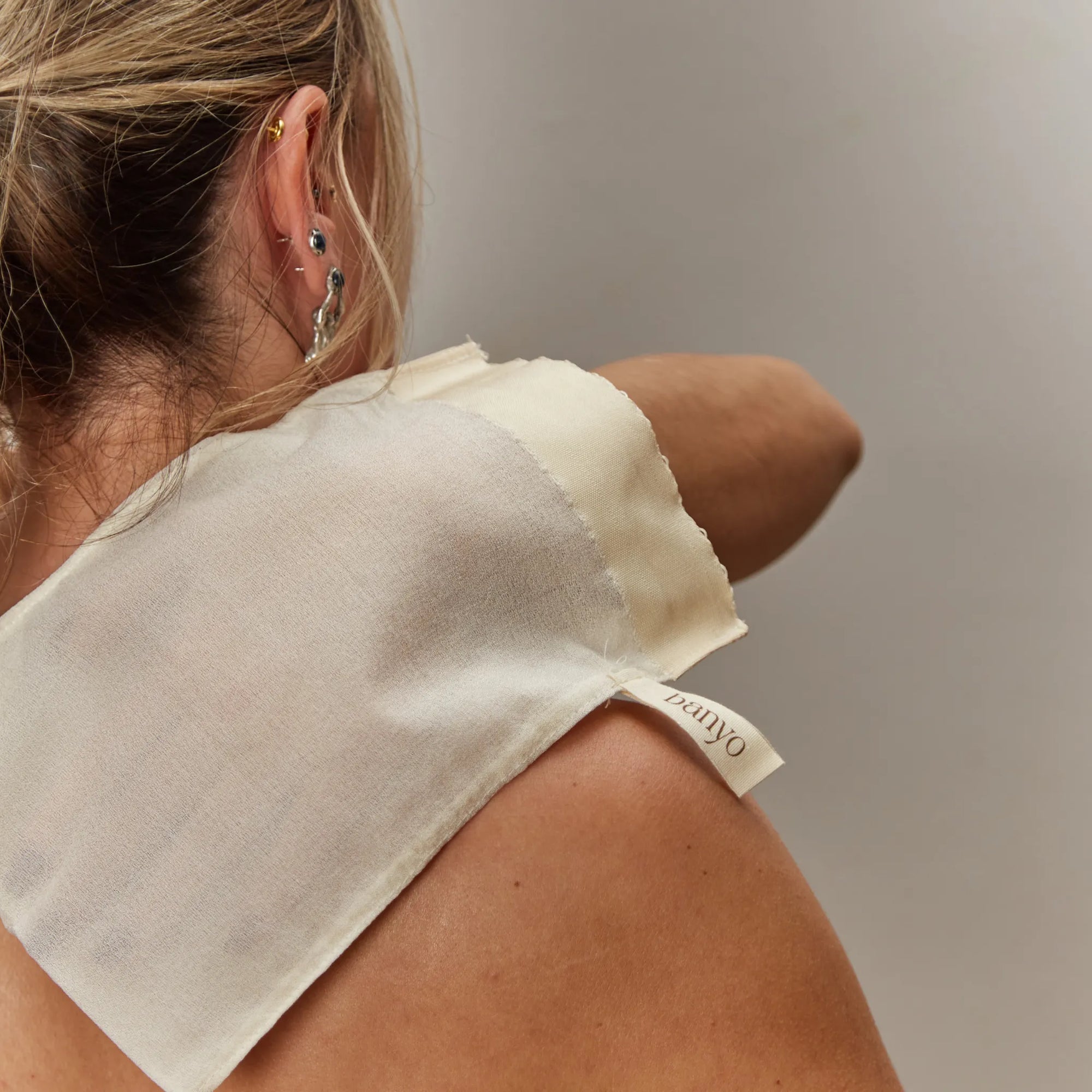 sensitive-skin-exfoliating-gloves