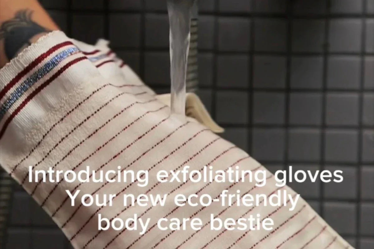 Water-activated tree bark yarn exfoliating glove showing natural fiber contraction for deep skin renewal.