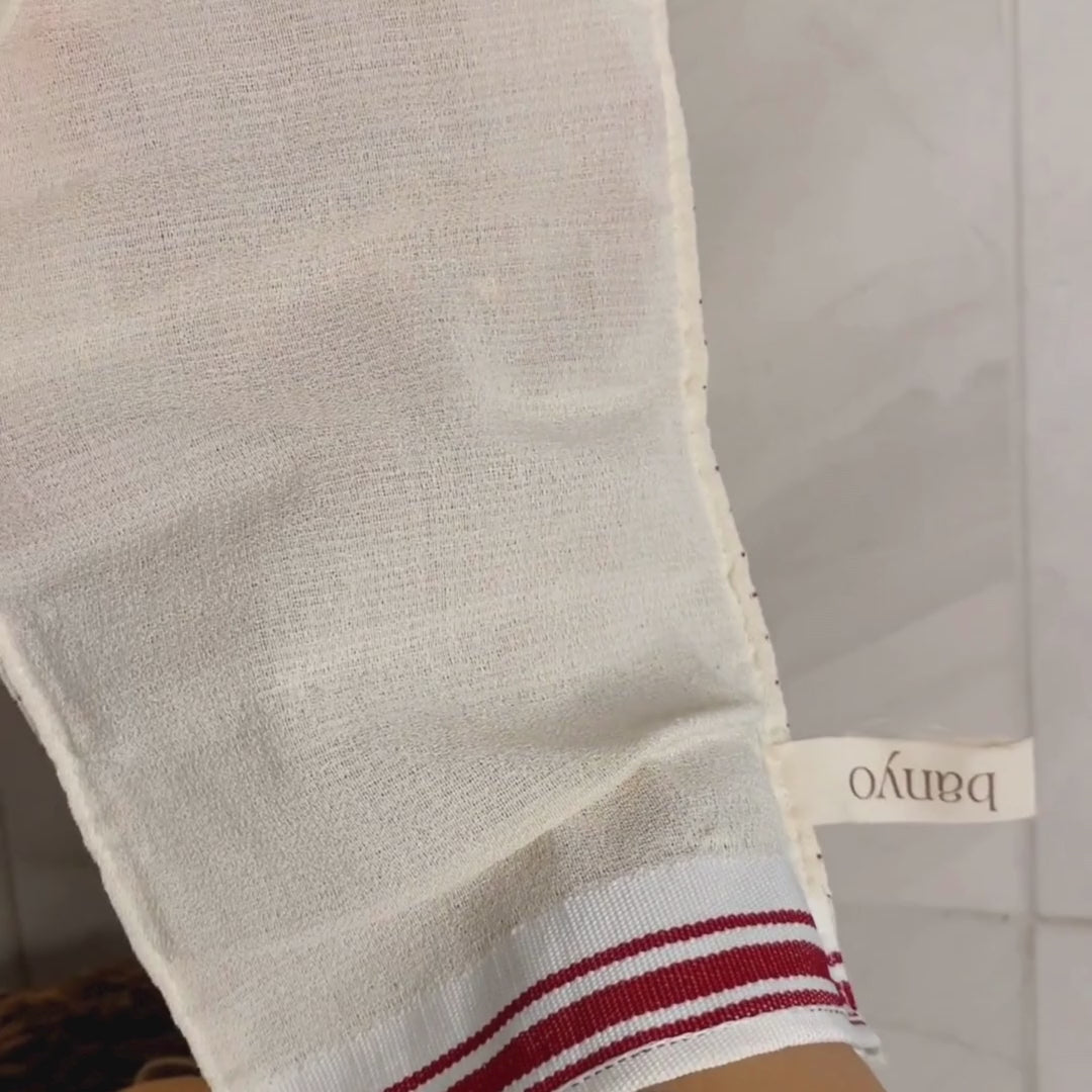 how to use exfoliating gloves step by step